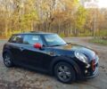 Чорний Міні Cooper, об'ємом двигуна 1.5 л та пробігом 60 тис. км за 12100 $, фото 2 на Automoto.ua