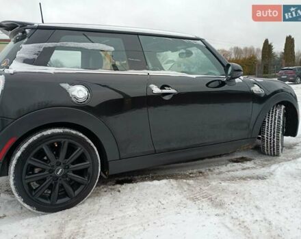 Черный Мини Купер, объемом двигателя 2 л и пробегом 128 тыс. км за 15700 $, фото 3 на Automoto.ua