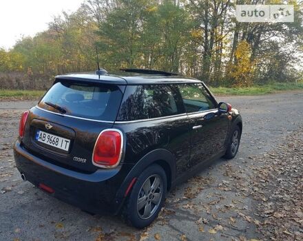 Чорний Міні Cooper, об'ємом двигуна 1.5 л та пробігом 60 тис. км за 12100 $, фото 8 на Automoto.ua