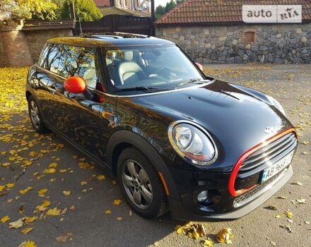 Чорний Міні Cooper, об'ємом двигуна 1.5 л та пробігом 60 тис. км за 12100 $, фото 3 на Automoto.ua