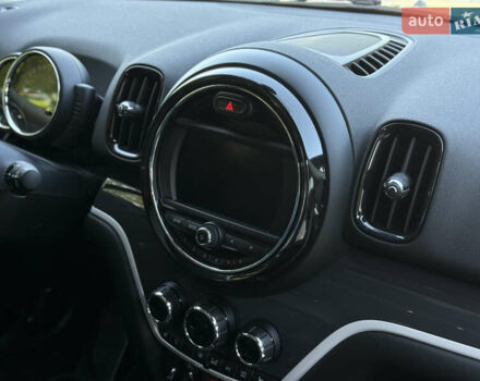 Мини Купер 2017 в Ивано-Франковске на Automoto.ua Черный Мини Купер, объемом двигателя 2 л и пробегом 64 тыс. км за 19200 $, фото 12 на Automoto.ua
