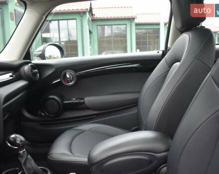 Чорний Міні Cooper, об'ємом двигуна 1.5 л та пробігом 85 тис. км за 13700 $, фото 8 на Automoto.ua