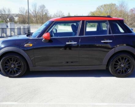 Чорний Міні Cooper, об'ємом двигуна 1.5 л та пробігом 47 тис. км за 11700 $, фото 1 на Automoto.ua