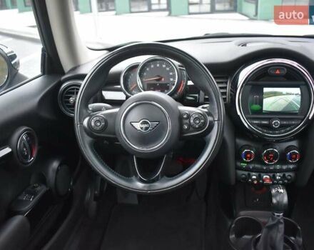 Чорний Міні Cooper, об'ємом двигуна 1.5 л та пробігом 85 тис. км за 13700 $, фото 3 на Automoto.ua