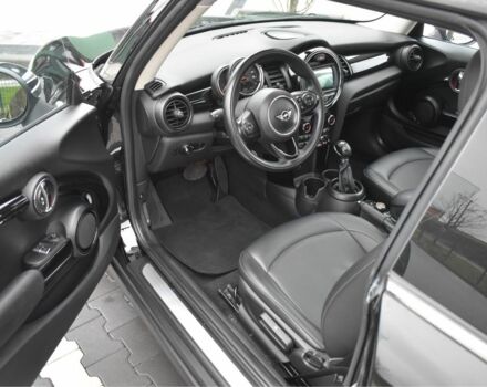 Чорний Міні Cooper, об'ємом двигуна 1.5 л та пробігом 85 тис. км за 13700 $, фото 2 на Automoto.ua