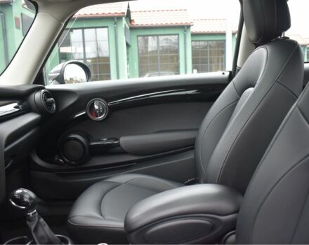 Чорний Міні Cooper, об'ємом двигуна 1.5 л та пробігом 85 тис. км за 13700 $, фото 6 на Automoto.ua