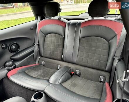 Черный Мини Купер, объемом двигателя 2 л и пробегом 65 тыс. км за 32000 $, фото 36 на Automoto.ua