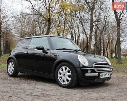 Черный Мини Купер, объемом двигателя 1.6 л и пробегом 186 тыс. км за 5500 $, фото 1 на Automoto.ua