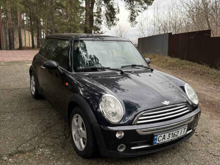 Черный Мини Купер, объемом двигателя 1.6 л и пробегом 208 тыс. км за 4300 $, фото 1 на Automoto.ua