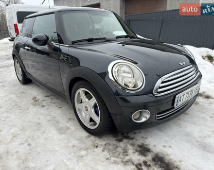 Черный Мини Купер, объемом двигателя 1.6 л и пробегом 270 тыс. км за 5342 $, фото 1 на Automoto.ua