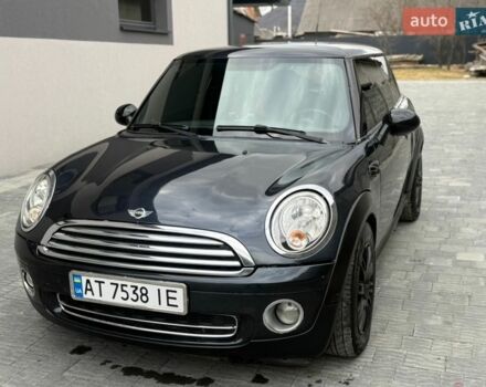 Черный Мини Купер, объемом двигателя 1.6 л и пробегом 250 тыс. км за 5600 $, фото 1 на Automoto.ua