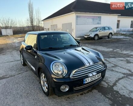 Чорний Міні Cooper, об'ємом двигуна 1.4 л та пробігом 200 тис. км за 4600 $, фото 1 на Automoto.ua