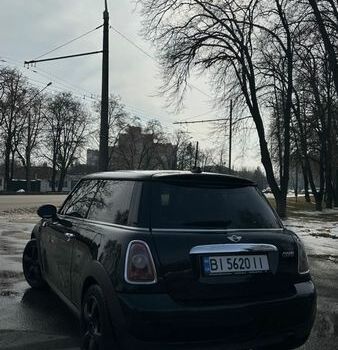 Чорний Міні Cooper, об'ємом двигуна 1.6 л та пробігом 231 тис. км за 6666 $, фото 1 на Automoto.ua