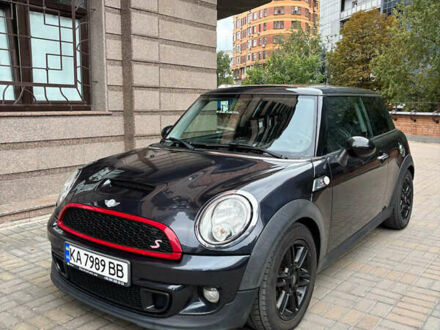 Черный Мини Купер, объемом двигателя 1.6 л и пробегом 159 тыс. км за 6850 $, фото 1 на Automoto.ua