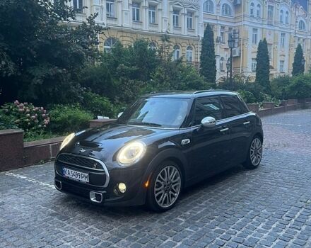 Черный Мини Купер, объемом двигателя 2 л и пробегом 133 тыс. км за 12900 $, фото 1 на Automoto.ua