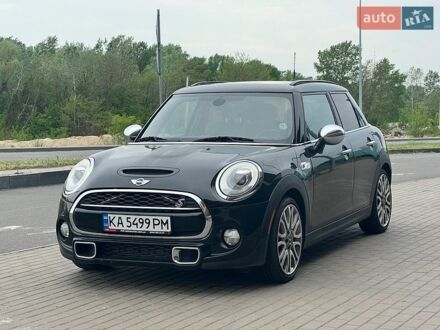 Чорний Міні Cooper, об'ємом двигуна 2 л та пробігом 133 тис. км за 13700 $, фото 1 на Automoto.ua