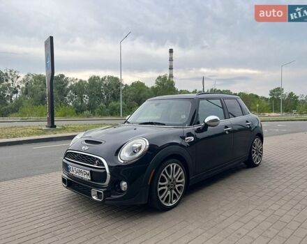Черный Мини Купер, объемом двигателя 2 л и пробегом 133 тыс. км за 13700 $, фото 1 на Automoto.ua