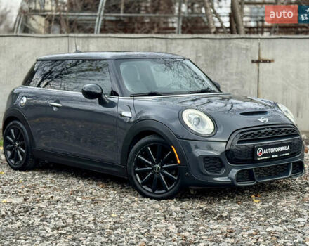 Черный Мини Купер, объемом двигателя 2 л и пробегом 155 тыс. км за 13490 $, фото 1 на Automoto.ua