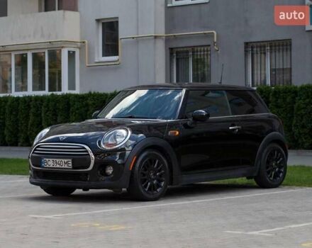 Чорний Міні Cooper, об'ємом двигуна 1.5 л та пробігом 125 тис. км за 9500 $, фото 1 на Automoto.ua