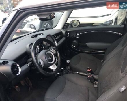 Міні Cooper 2009 у Полтаві на Automoto.ua Коричневий Міні Cooper, об'ємом двигуна 1.4 л та пробігом 176 тис. км за 5900 $, фото 6 на Automoto.ua