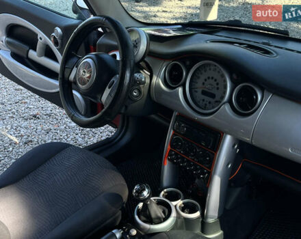 Червоний Міні Cooper, об'ємом двигуна 1.6 л та пробігом 226 тис. км за 4500 $, фото 15 на Automoto.ua