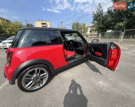 Красный Мини Купер, объемом двигателя 1.6 л и пробегом 260 тыс. км за 4200 $, фото 4 на Automoto.ua
