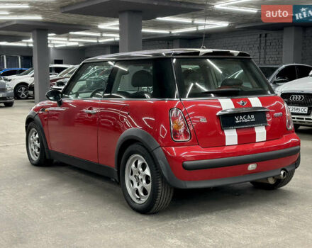 Красный Мини Купер, объемом двигателя 1.6 л и пробегом 121 тыс. км за 4500 $, фото 1 на Automoto.ua