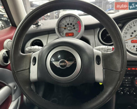Красный Мини Купер, объемом двигателя 1.6 л и пробегом 121 тыс. км за 4500 $, фото 12 на Automoto.ua