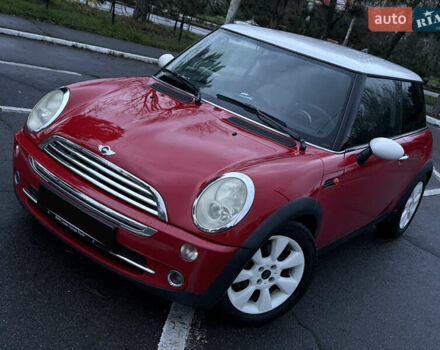 Червоний Міні Cooper, об'ємом двигуна 1.6 л та пробігом 156 тис. км за 6800 $, фото 3 на Automoto.ua