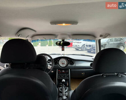 Червоний Міні Cooper, об'ємом двигуна 1.4 л та пробігом 321 тис. км за 5200 $, фото 11 на Automoto.ua