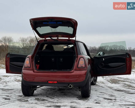 Червоний Міні Cooper, об'ємом двигуна 1.4 л та пробігом 195 тис. км за 5599 $, фото 46 на Automoto.ua