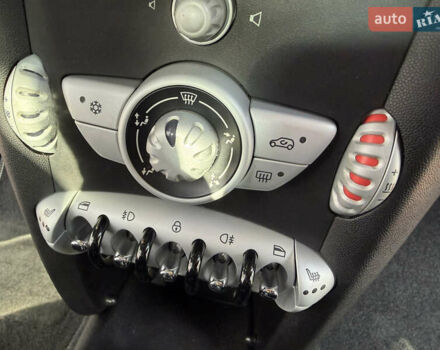 Красный Мини Купер, объемом двигателя 1.4 л и пробегом 126 тыс. км за 5700 $, фото 11 на Automoto.ua