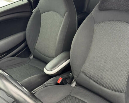 Червоний Міні Cooper, об'ємом двигуна 1.4 л та пробігом 195 тис. км за 5599 $, фото 30 на Automoto.ua