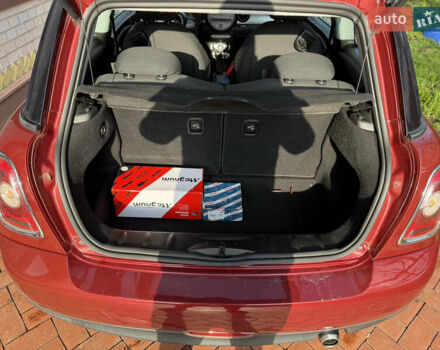 Красный Мини Купер, объемом двигателя 1.4 л и пробегом 126 тыс. км за 5700 $, фото 5 на Automoto.ua