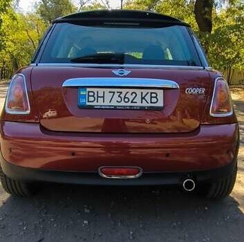 Червоний Міні Cooper, об'ємом двигуна 1.6 л та пробігом 56 тис. км за 8300 $, фото 5 на Automoto.ua