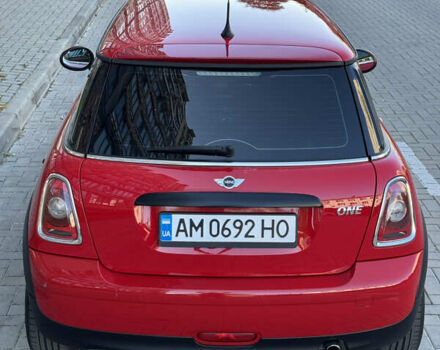 Червоний Міні Cooper, об'ємом двигуна 1.4 л та пробігом 195 тис. км за 5600 $, фото 7 на Automoto.ua
