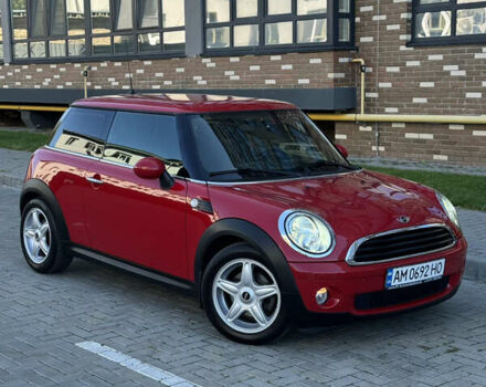 Червоний Міні Cooper, об'ємом двигуна 1.4 л та пробігом 195 тис. км за 5600 $, фото 1 на Automoto.ua