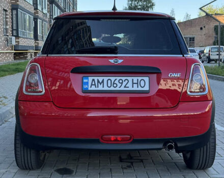 Червоний Міні Cooper, об'ємом двигуна 1.4 л та пробігом 195 тис. км за 5600 $, фото 6 на Automoto.ua