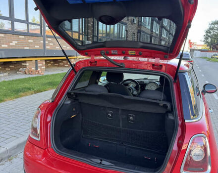 Червоний Міні Cooper, об'ємом двигуна 1.4 л та пробігом 195 тис. км за 5600 $, фото 16 на Automoto.ua