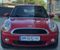 Червоний Міні Cooper, об'ємом двигуна 1.4 л та пробігом 195 тис. км за 5600 $, фото 2 на Automoto.ua