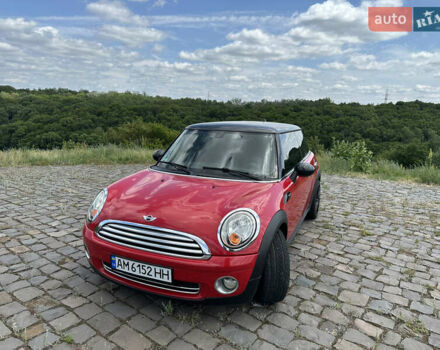 Мини Купер 2009 в Житомире на Automoto.ua Красный Мини Купер, объемом двигателя 1.4 л и пробегом 213 тыс. км за 5800 $, фото 2 на Automoto.ua