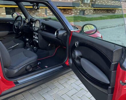 Червоний Міні Cooper, об'ємом двигуна 1.4 л та пробігом 195 тис. км за 5600 $, фото 18 на Automoto.ua