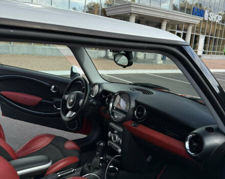 Червоний Міні Cooper, об'ємом двигуна 1.6 л та пробігом 77 тис. км за 8900 $, фото 11 на Automoto.ua