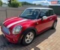 Красный Мини Купер, объемом двигателя 1.6 л и пробегом 213 тыс. км за 6300 $, фото 1 на Automoto.ua