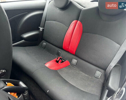 Красный Мини Купер, объемом двигателя 1.6 л и пробегом 159 тыс. км за 7990 $, фото 14 на Automoto.ua