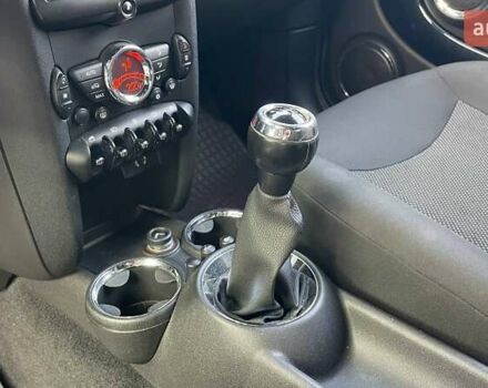 Червоний Міні Cooper, об'ємом двигуна 1.6 л та пробігом 107 тис. км за 6690 $, фото 16 на Automoto.ua