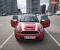 Красный Мини Купер, объемом двигателя 1.6 л и пробегом 201 тыс. км за 6700 $, фото 1 на Automoto.ua