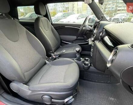 Мини Купер 2011 в Киеве на Automoto.ua Красный Мини Купер, объемом двигателя 1.6 л и пробегом 107 тыс. км за 7690 $, фото 9 на Automoto.ua