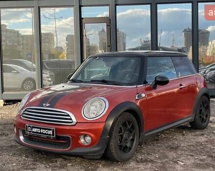 Мини Купер 2011 в Киеве на Automoto.ua Красный Мини Купер, объемом двигателя 1.6 л и пробегом 107 тыс. км за 7690 $, фото 2 на Automoto.ua