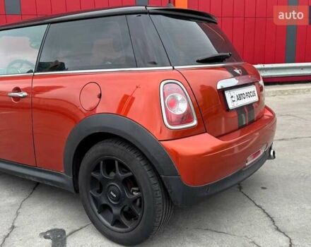 Червоний Міні Cooper, об'ємом двигуна 1.6 л та пробігом 107 тис. км за 7990 $, фото 5 на Automoto.ua